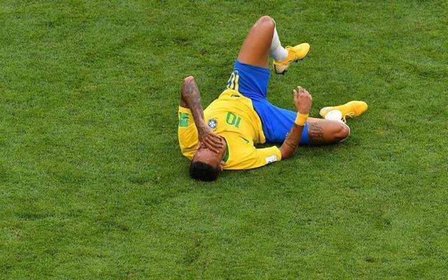 巴西输球回国