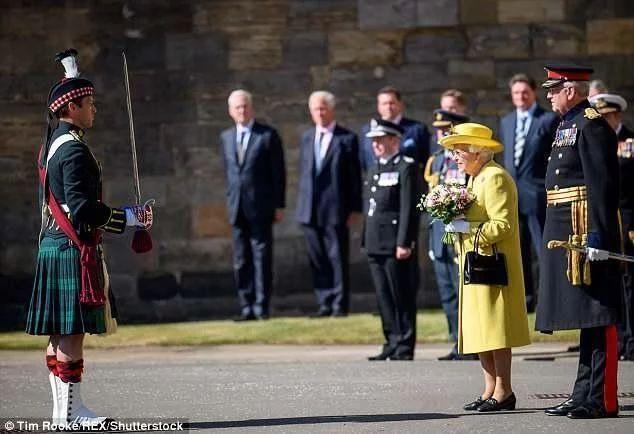 英国女王与中国仪仗兵