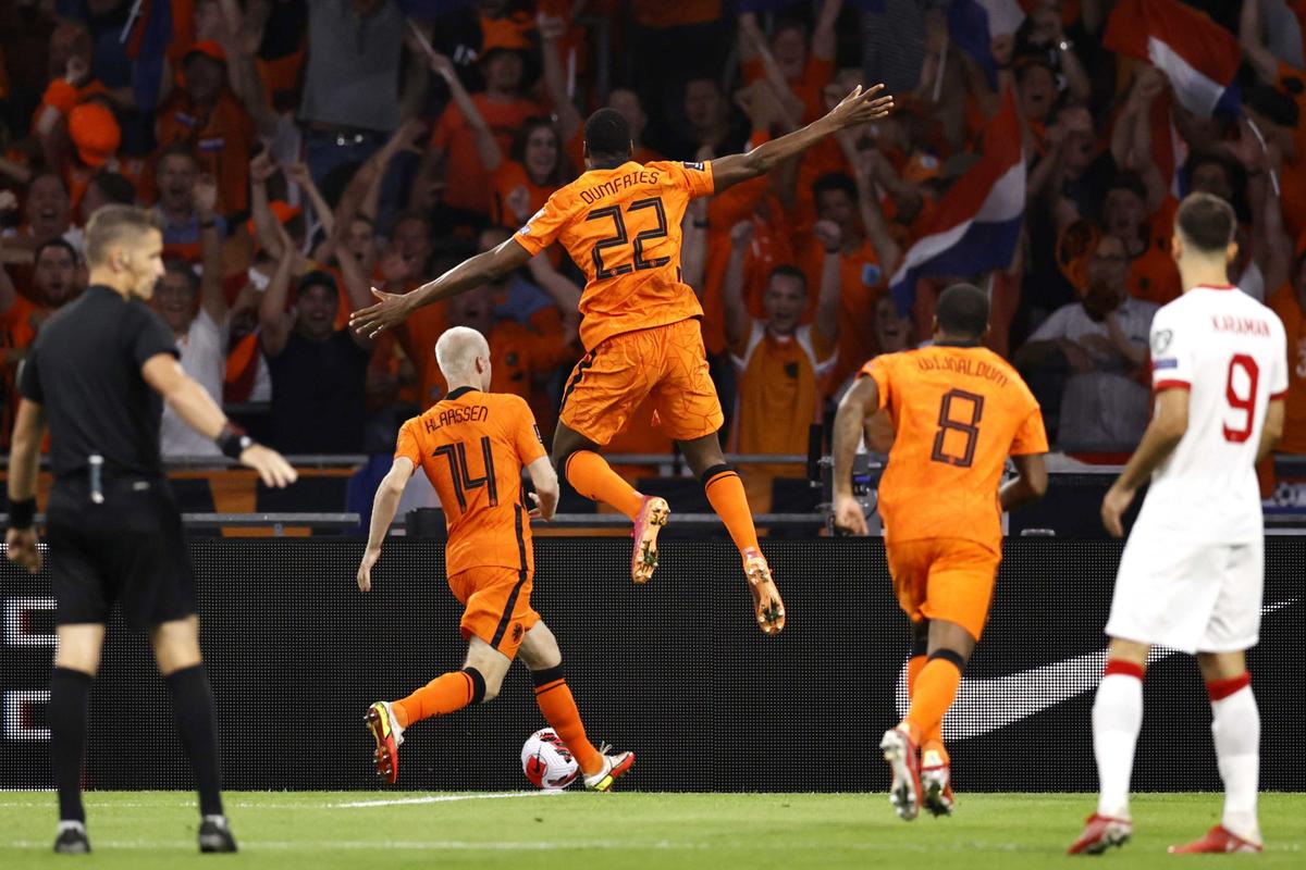 荷兰vs土耳其世预赛