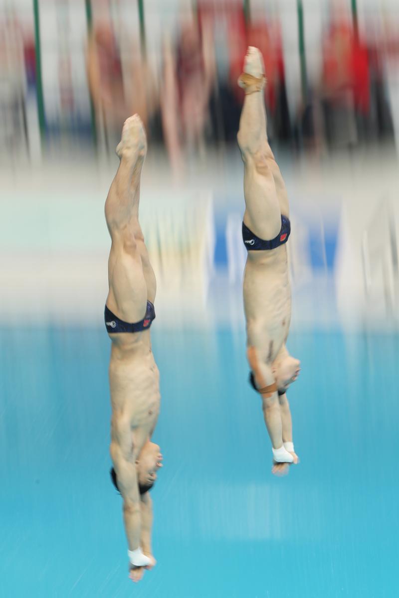 跳水男子双人10米台回放